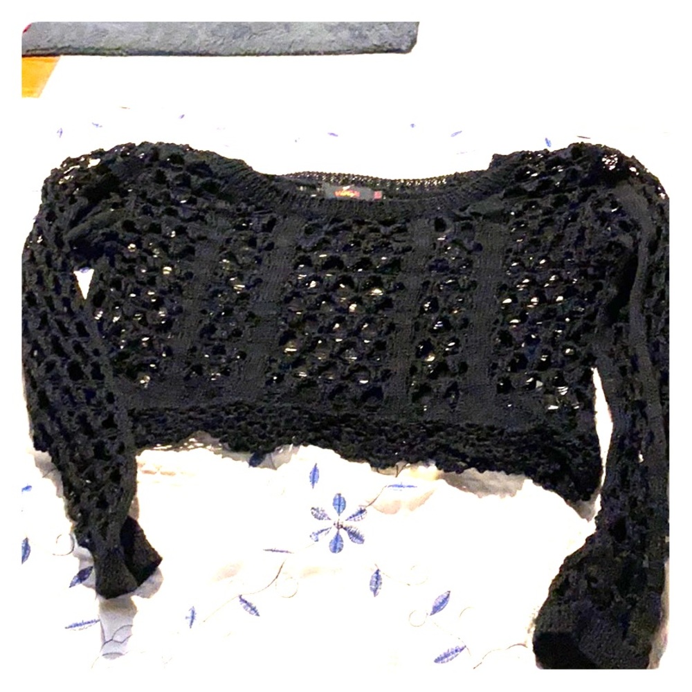 Black see threw vintage long sleeve crop top